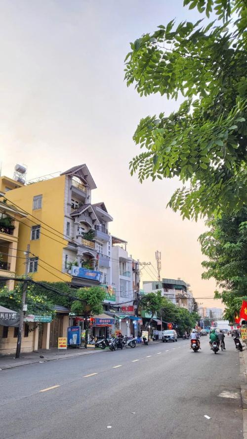 Bán nhà Hiệp Bình Chánh, Thủ Đức - Khu vực hiếm bán, hẻm xe hơi, giá chỉ 10 tỷ